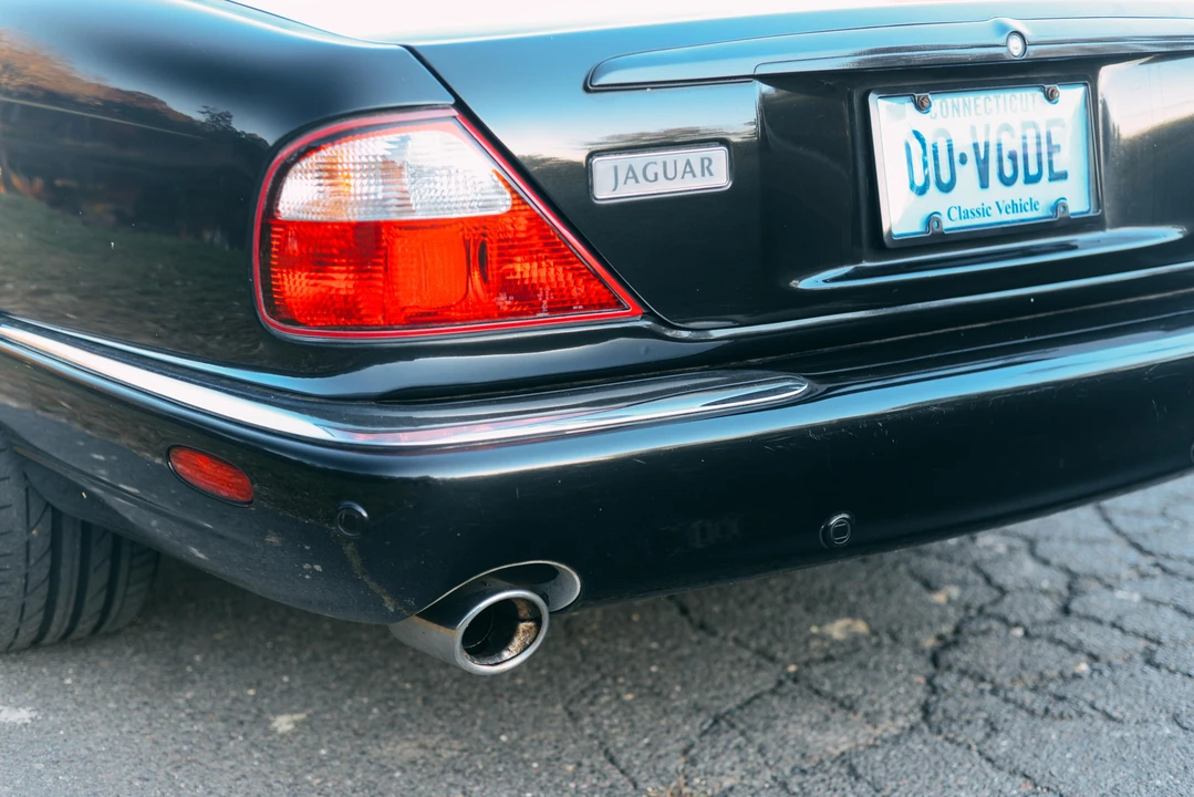 2002 Jaguar X308 XJR - Image 27 of 31