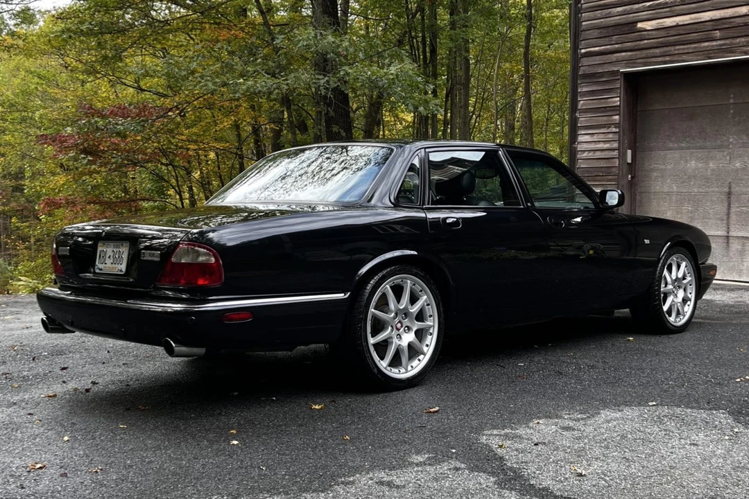 2002 Jaguar X308 XJR - Image 25 of 31