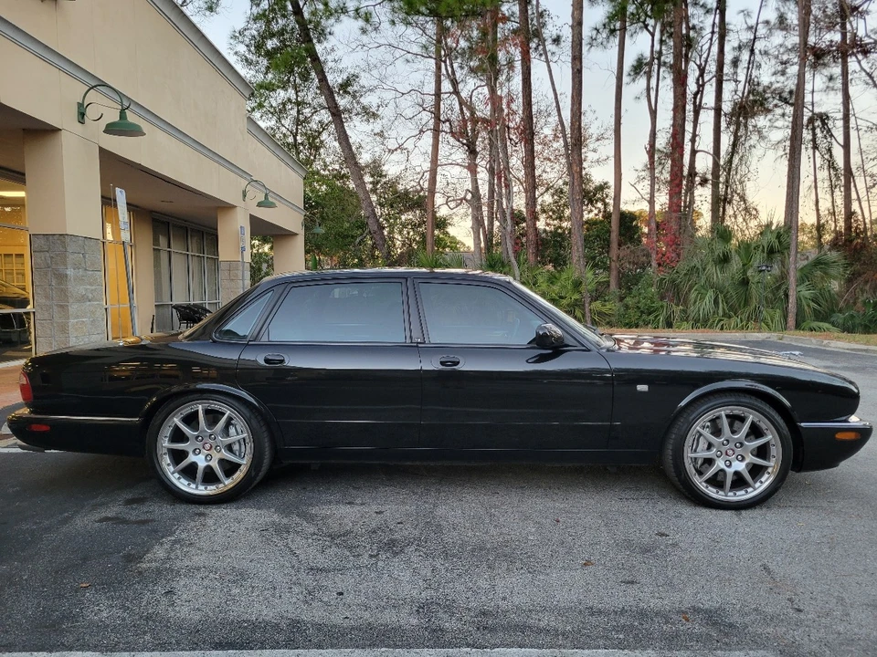 2002 Jaguar X308 XJR - Image 3 of 12