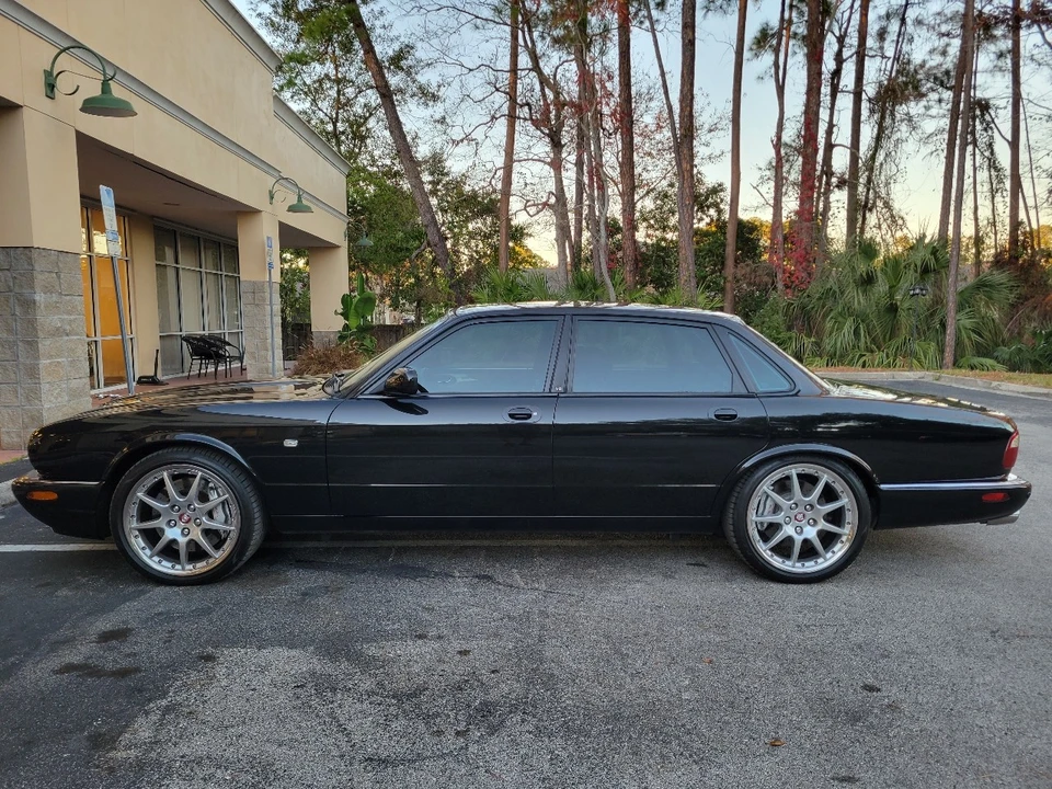 2002 Jaguar X308 XJR - Image 11 of 12