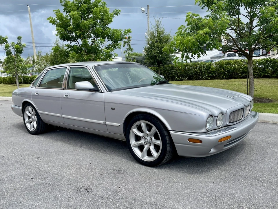 2002 Jaguar X308 XJR - Image 14 of 31