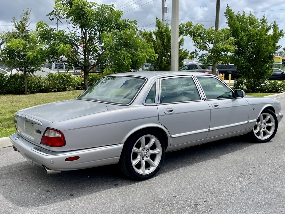 2002 Jaguar X308 XJR - Image 2 of 31