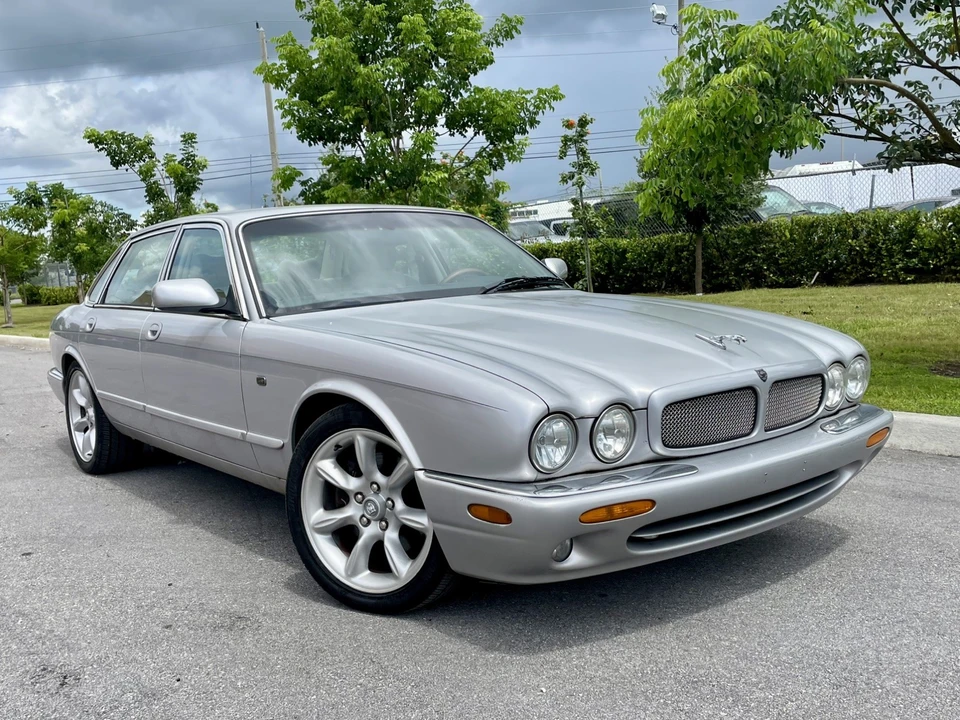 2002 Jaguar X308 XJR - Image 7 of 31