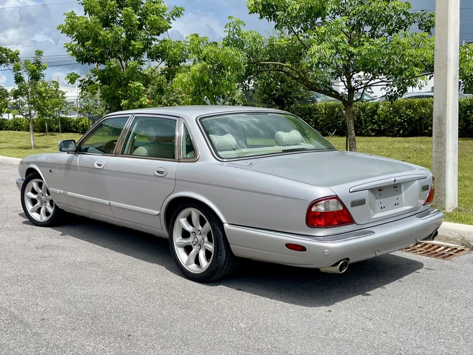 2002 Jaguar X308 XJR - Image 15 of 31