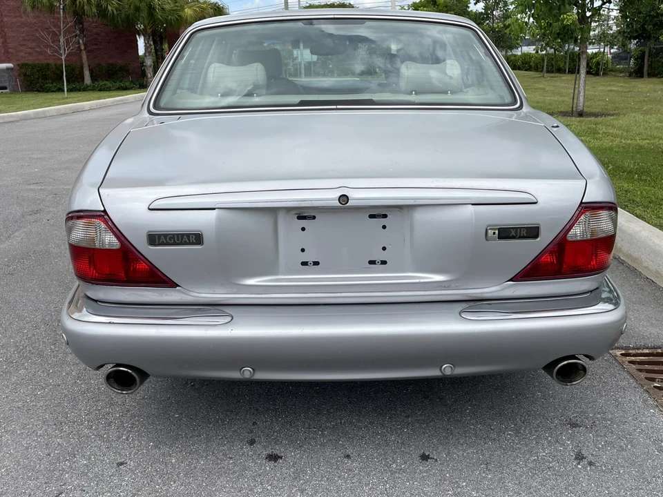 2002 Jaguar X308 XJR - Image 8 of 31