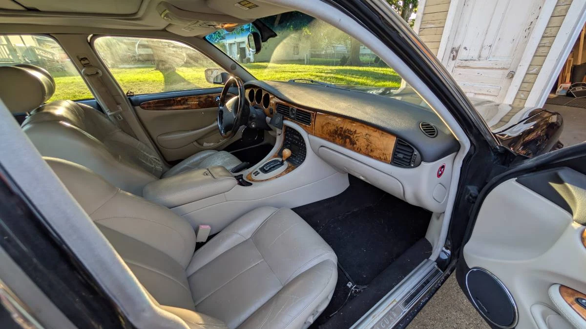 2002 Jaguar X308 XJR - Image 6 of 8