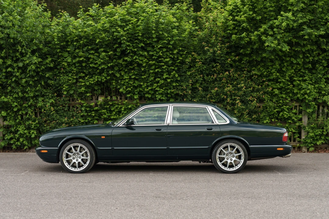 2002 Jaguar X308 XJR - Image 4 of 31