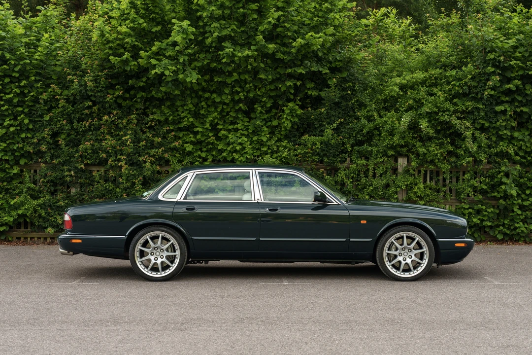 2002 Jaguar X308 XJR - Image 8 of 31