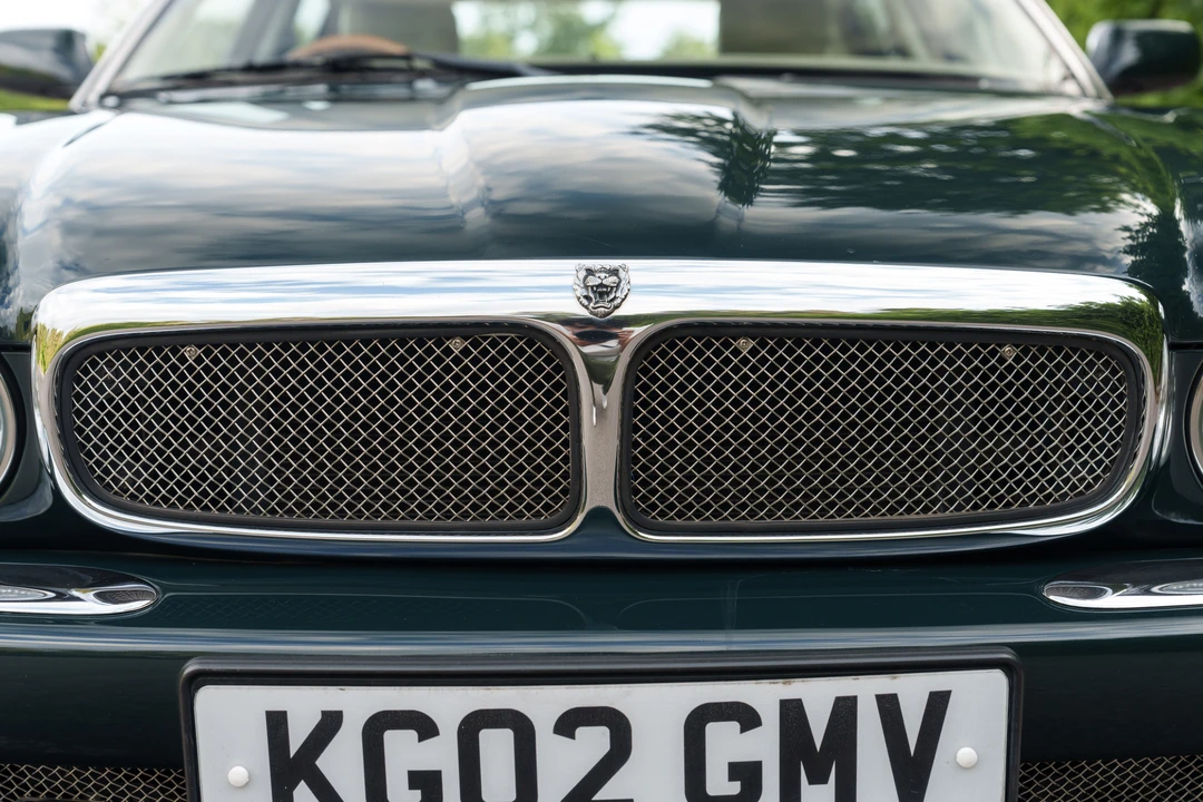 2002 Jaguar X308 XJR - Image 13 of 31