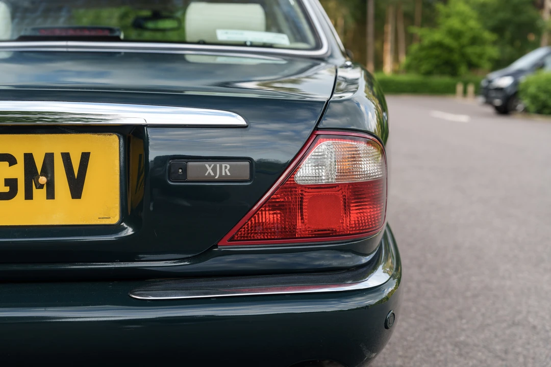 2002 Jaguar X308 XJR - Image 27 of 31