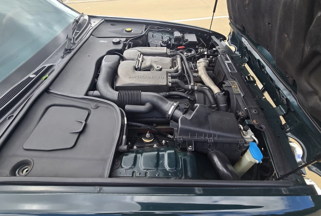 2002 Jaguar X308 XJR - Image 6 of 18