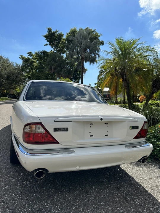 2002 Jaguar X308 XJR - Image 11 of 31