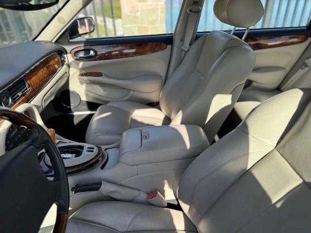 2002 Jaguar X308 XJR - Image 18 of 21