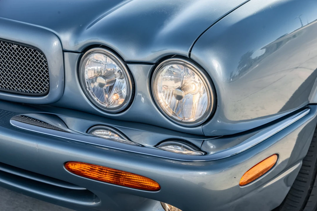 2002 Jaguar X308 XJR - Image 15 of 31