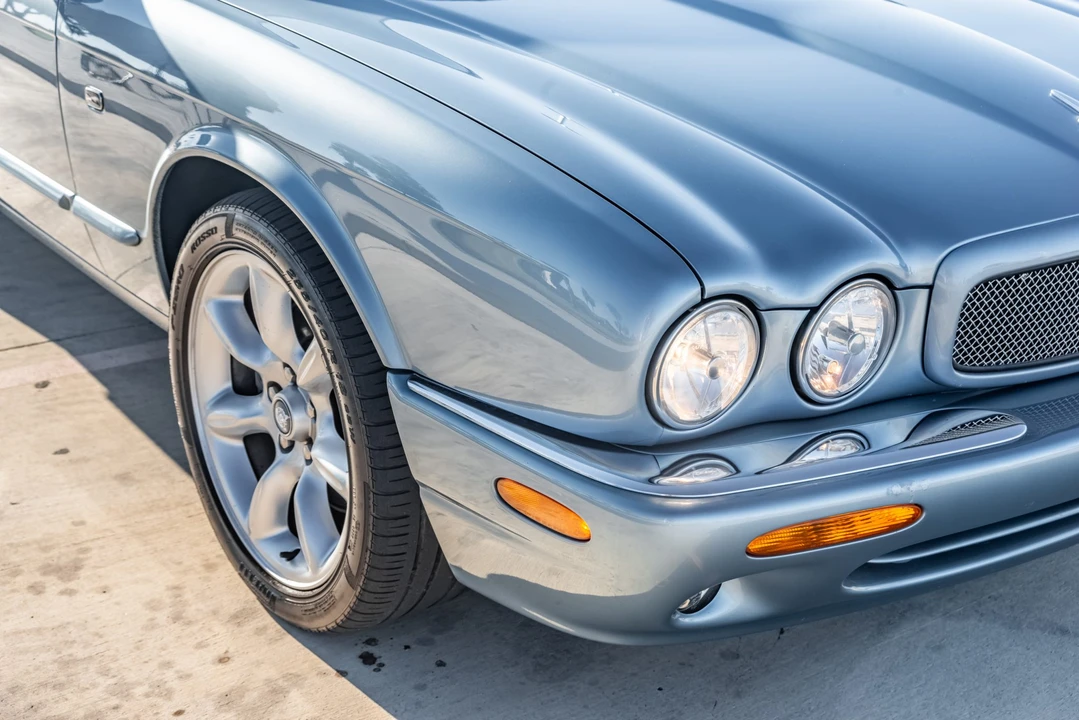 2002 Jaguar X308 XJR - Image 16 of 31