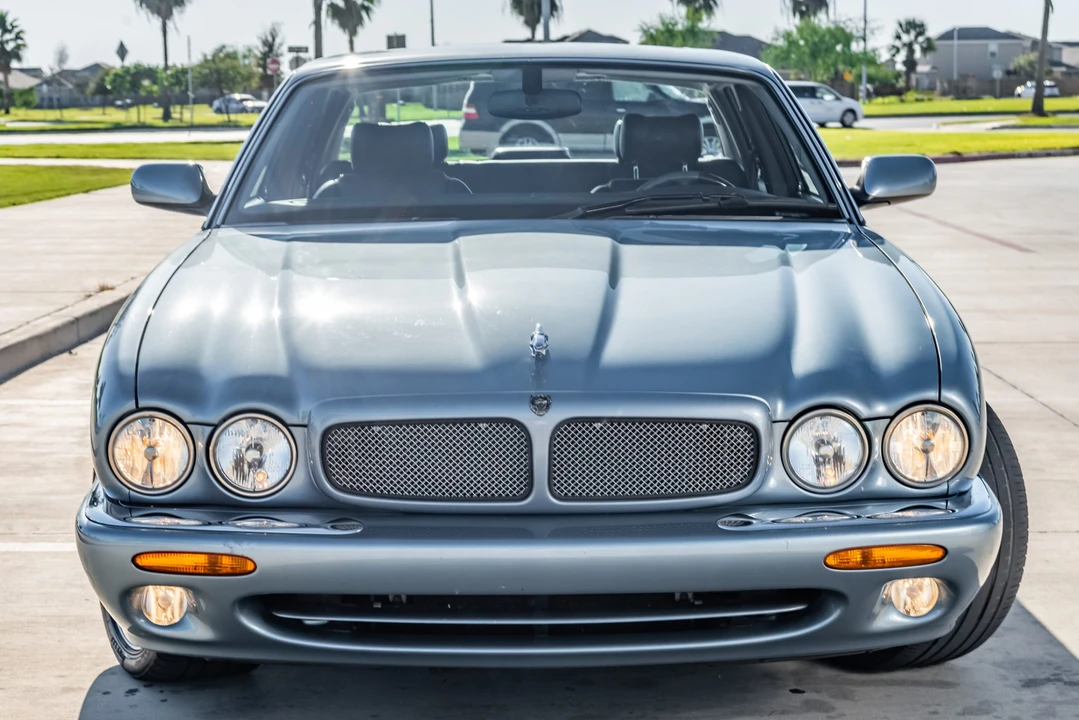 2002 Jaguar X308 XJR - Image 9 of 31