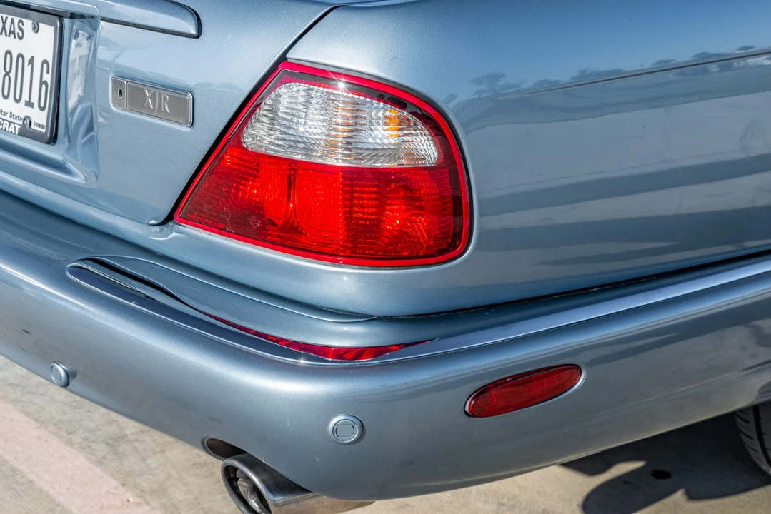 2002 Jaguar X308 XJR - Image 27 of 31