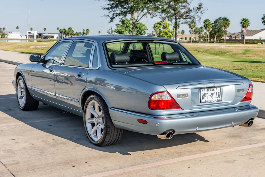 2002 Jaguar X308 XJR - Image 3 of 31