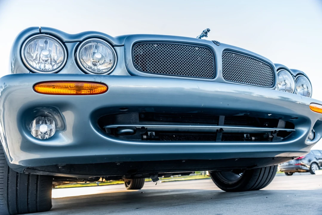 2002 Jaguar X308 XJR - Image 12 of 31
