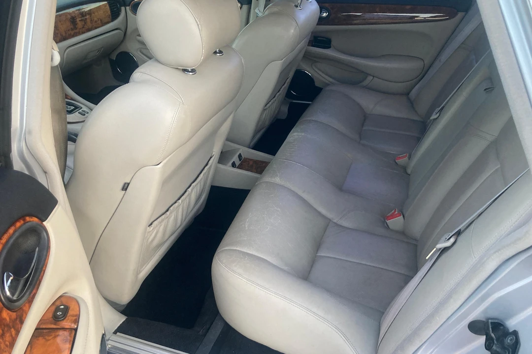 2002 Jaguar X308 XJR - Image 23 of 31