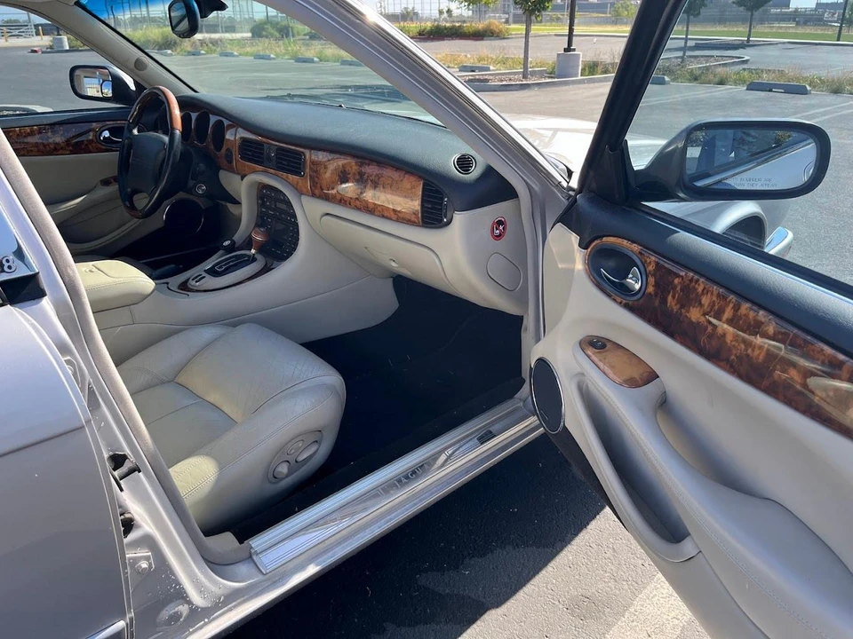 2002 Jaguar X308 XJR - Image 31 of 31