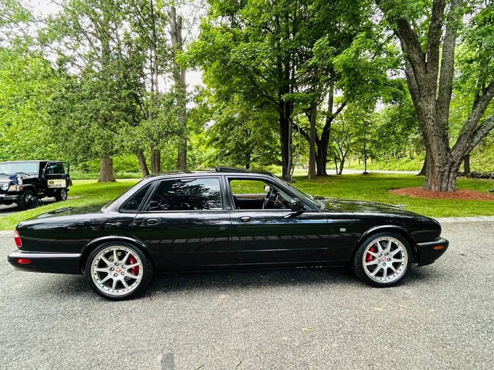 2002 Jaguar X308 XJR - Image 27 of 31