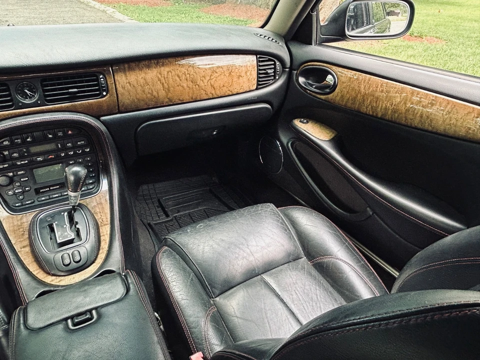 2002 Jaguar X308 XJR - Image 11 of 31