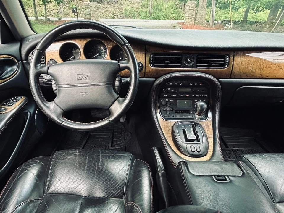 2002 Jaguar X308 XJR - Image 13 of 31