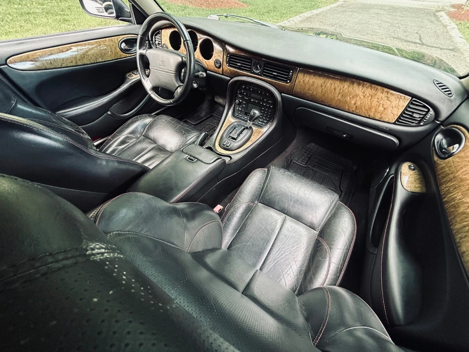 2002 Jaguar X308 XJR - Image 7 of 31