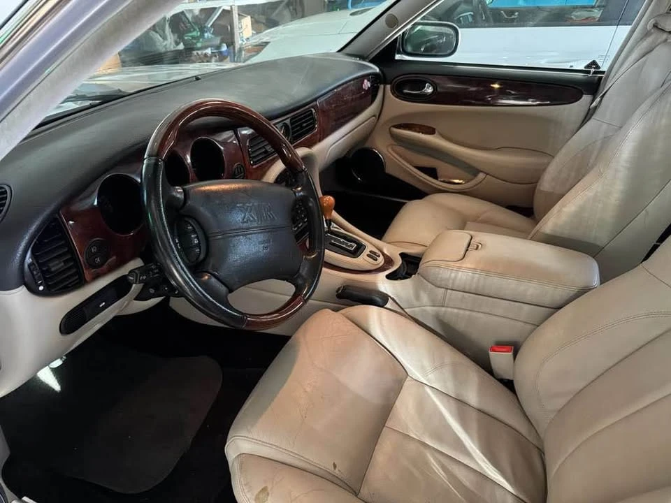 2002 Jaguar X308 XJR - Image 6 of 8