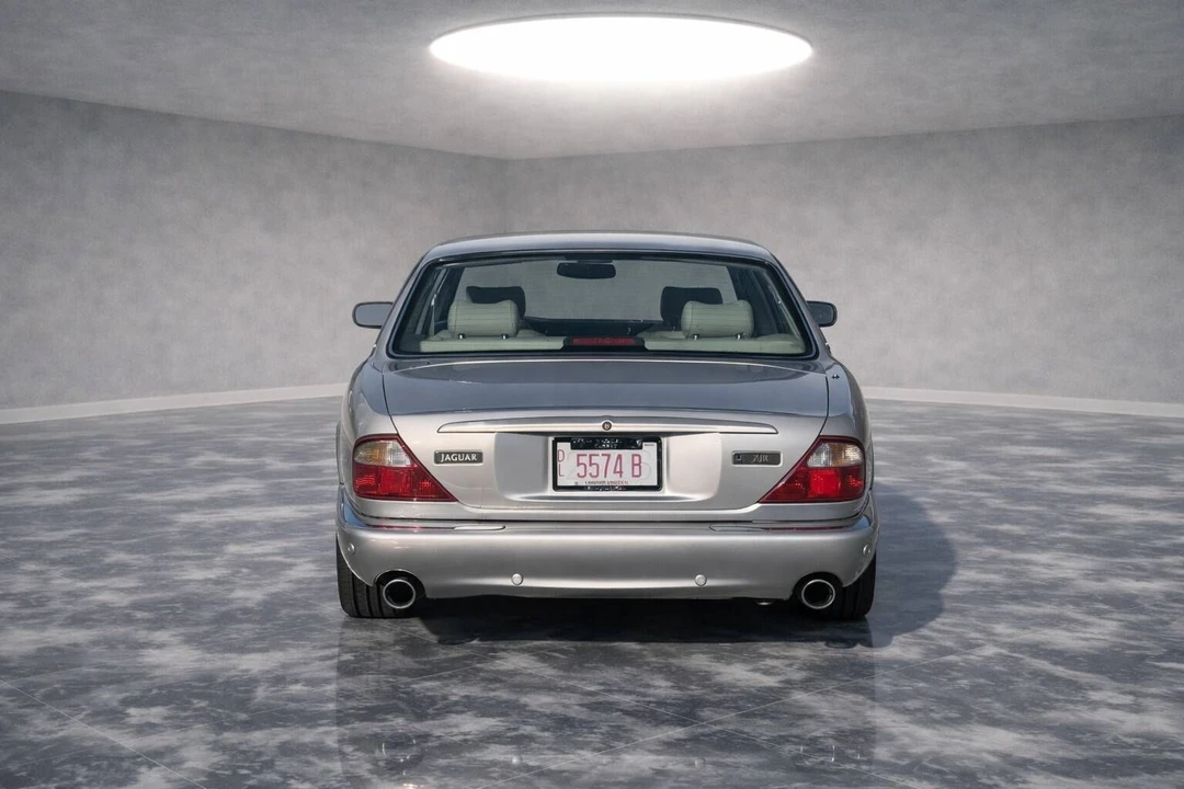 2002 Jaguar X308 XJR - Image 4 of 10
