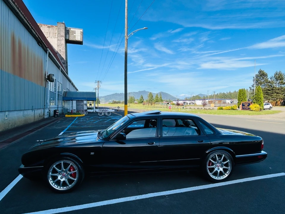 2002 Jaguar X308 XJR - Image 7 of 21