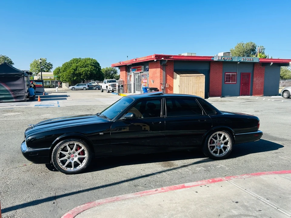 2002 Jaguar X308 XJR - Image 9 of 21