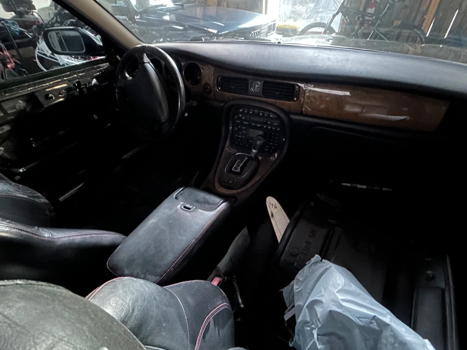 2002 Jaguar X308 XJR - Image 19 of 21