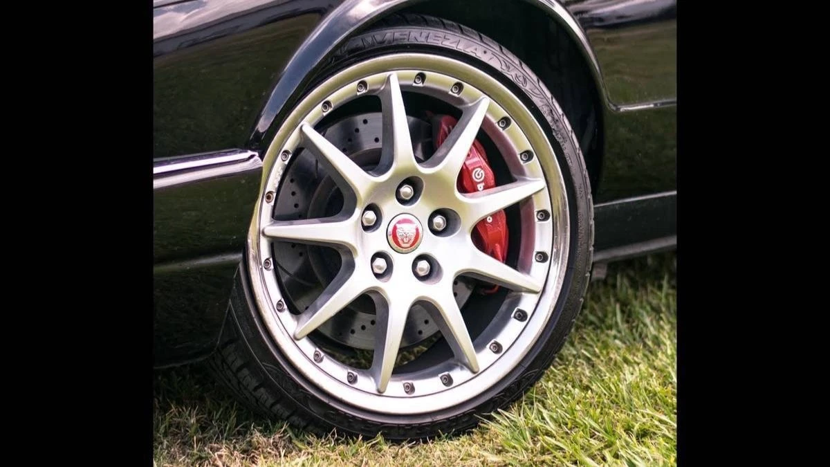 2002 Jaguar X308 XJR - Image 2 of 21