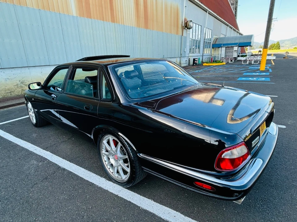 2002 Jaguar X308 XJR - Image 6 of 21
