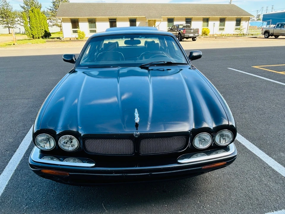 2002 Jaguar X308 XJR - Image 5 of 21