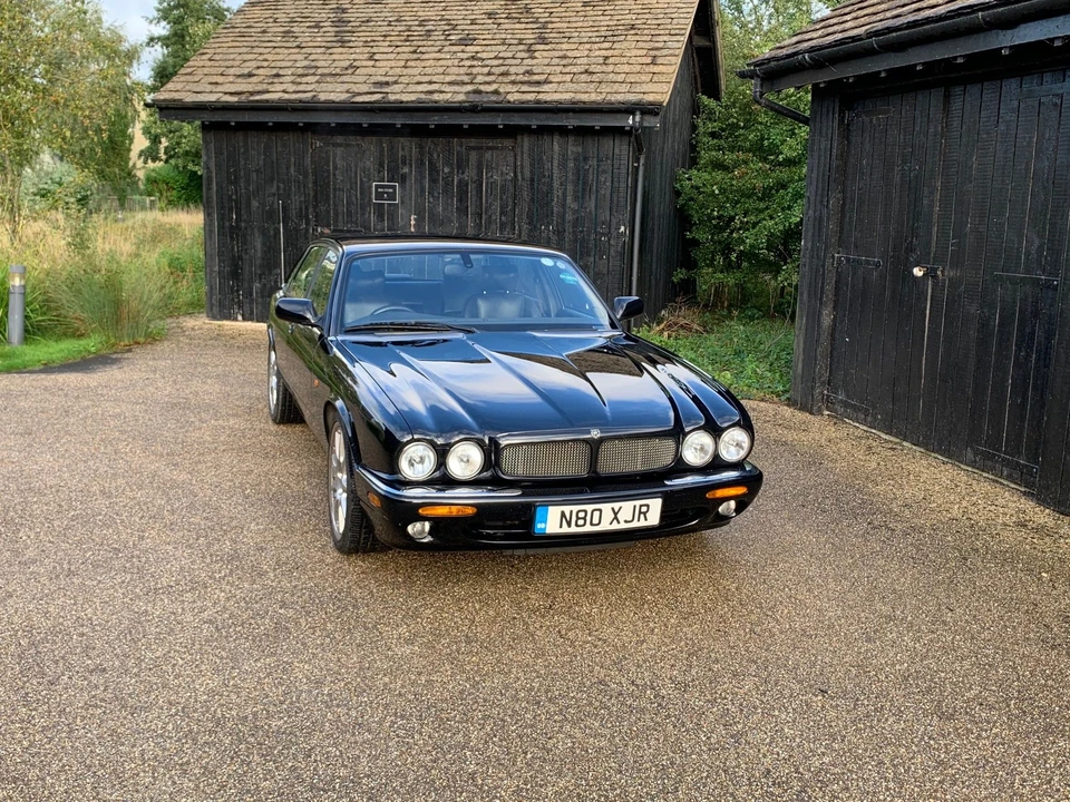 2002 Jaguar X308 XJR - Image 11 of 12