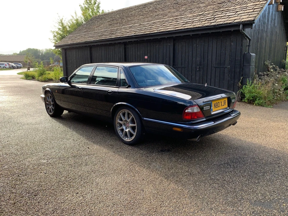 2002 Jaguar X308 XJR - Image 9 of 12