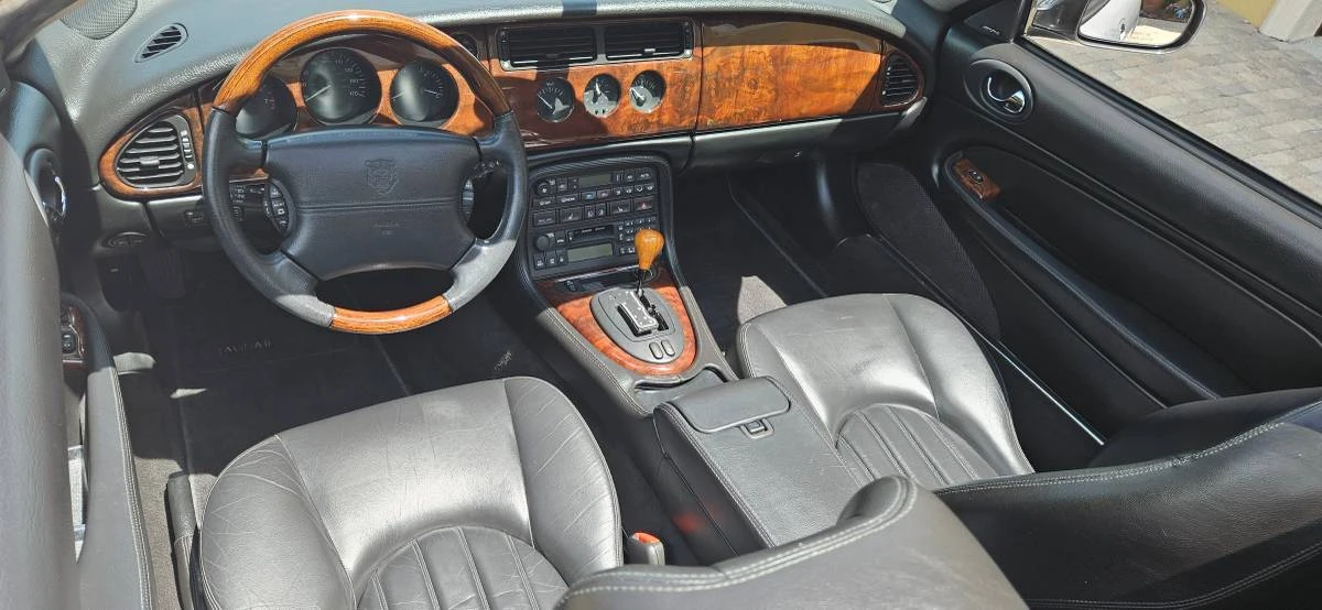 2002 Jaguar XK - Image 8 of 18