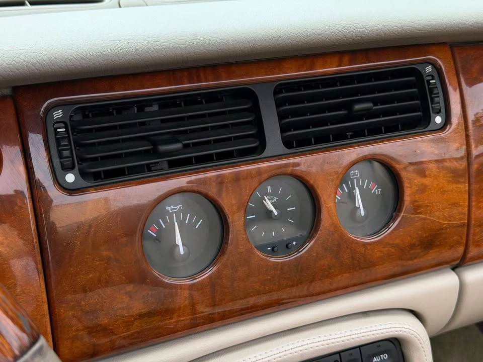 2002 Jaguar X100 XK8 - Image 12 of 18