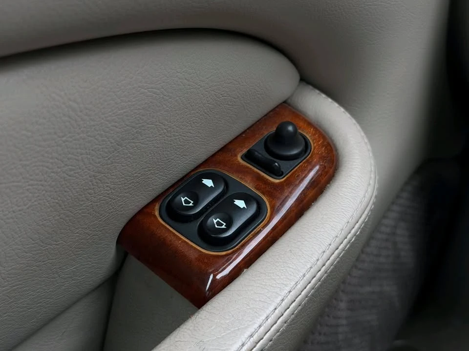 2002 Jaguar X100 XK8 - Image 16 of 18