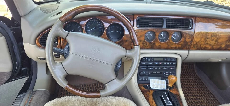 2002 Jaguar X100 XK8 - Image 9 of 12