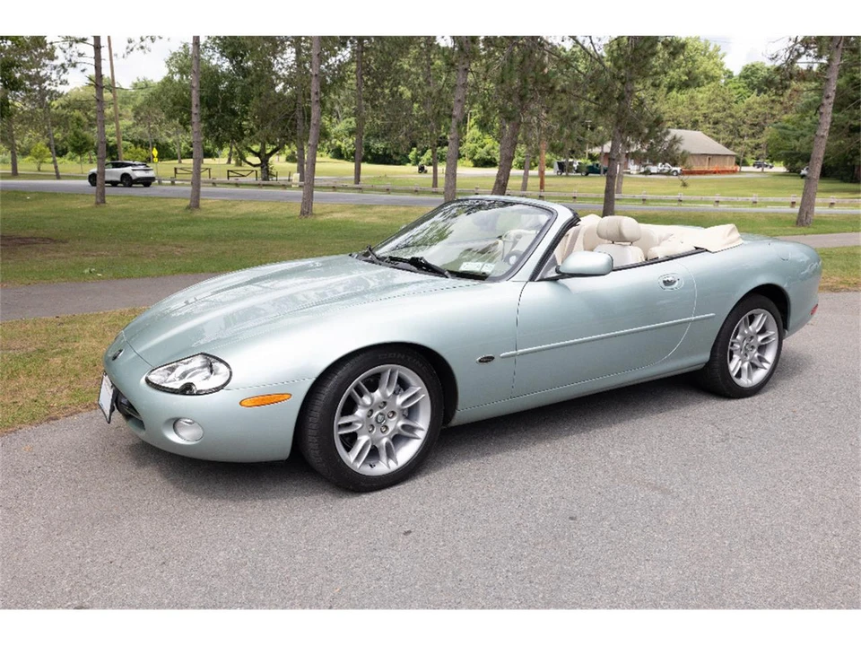2002 Jaguar X100 XK8 - Image 2 of 31