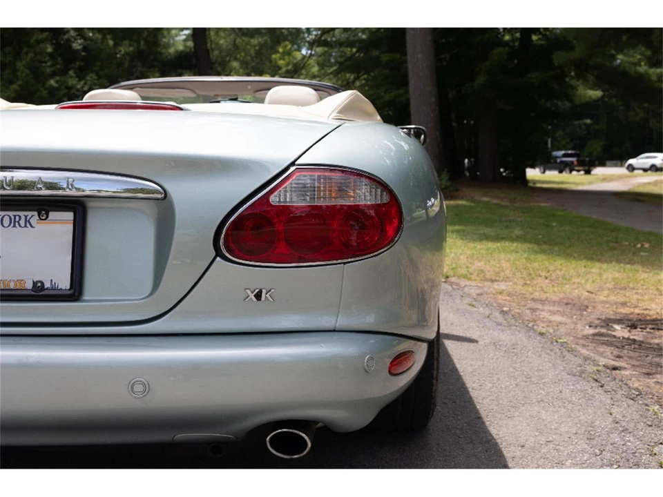 2002 Jaguar X100 XK8 - Image 25 of 31