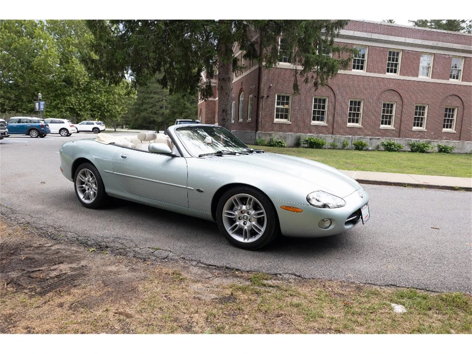 2002 Jaguar X100 XK8 - Image 10 of 31