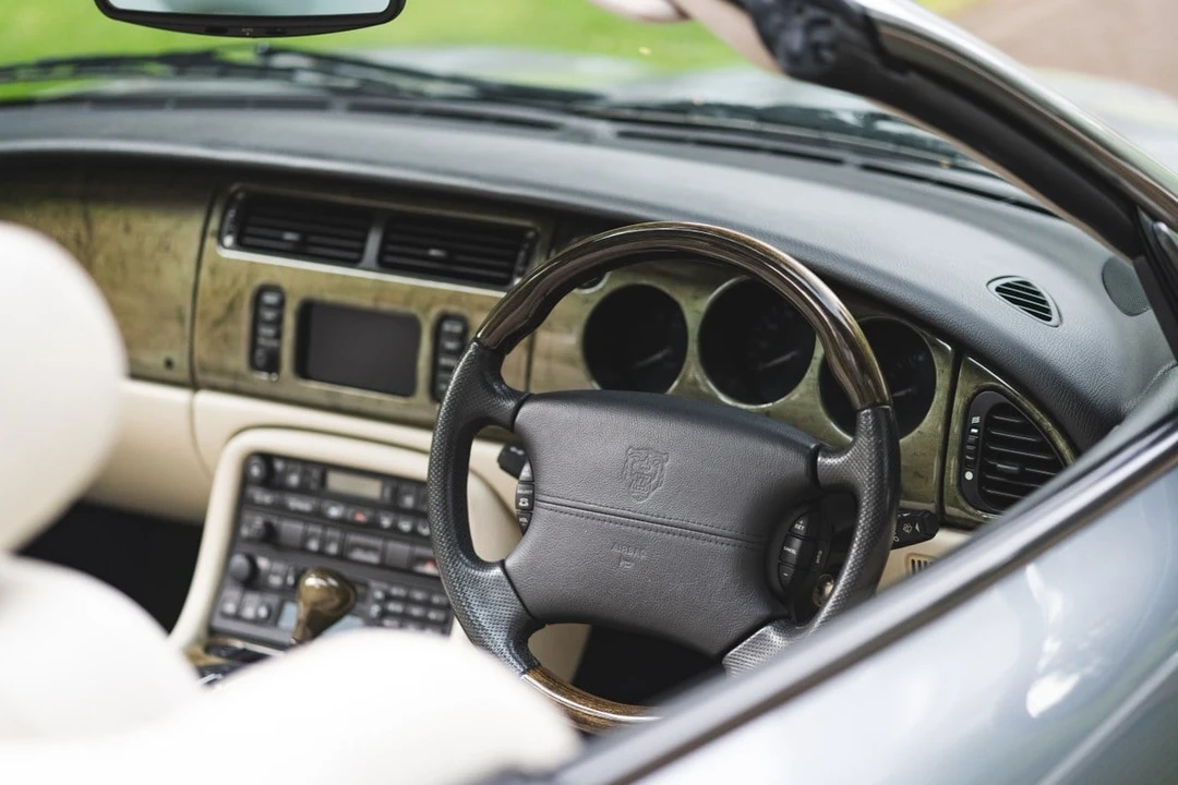 2002 Jaguar X100 XK8 - Image 18 of 30