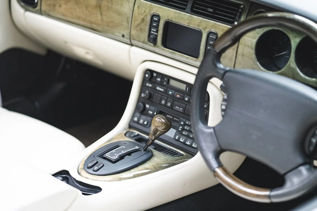 2002 Jaguar X100 XK8 - Image 20 of 30
