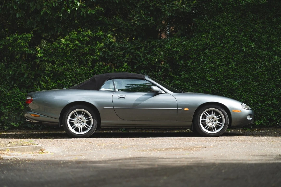 2002 Jaguar X100 XK8 - Image 10 of 30