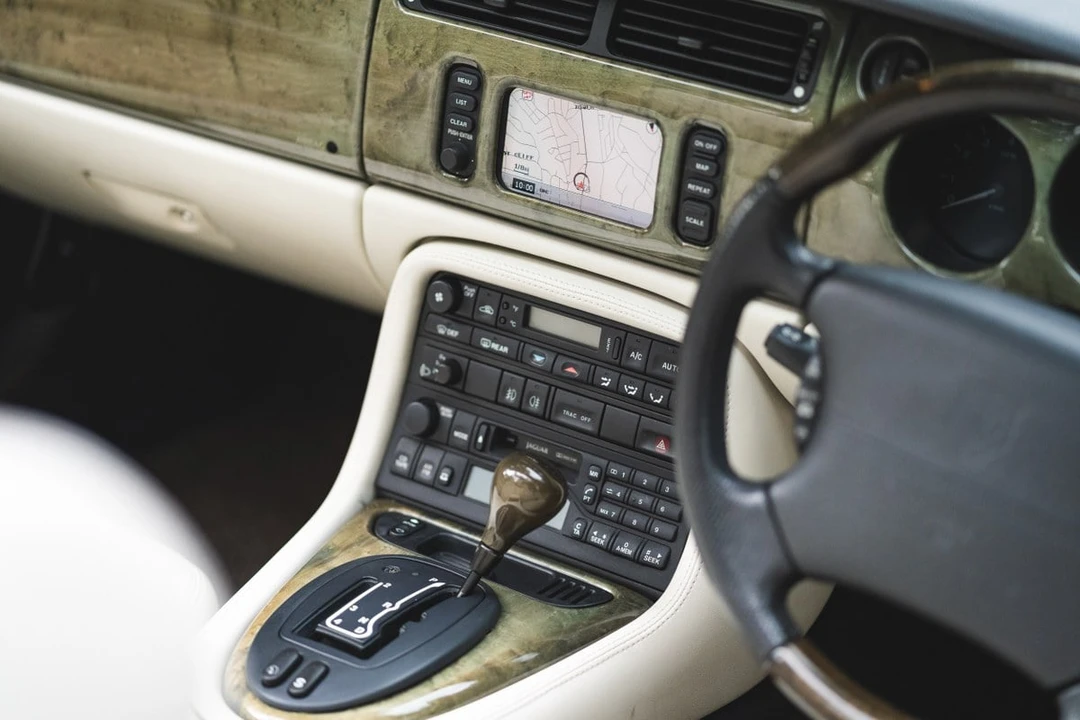 2002 Jaguar X100 XK8 - Image 28 of 30